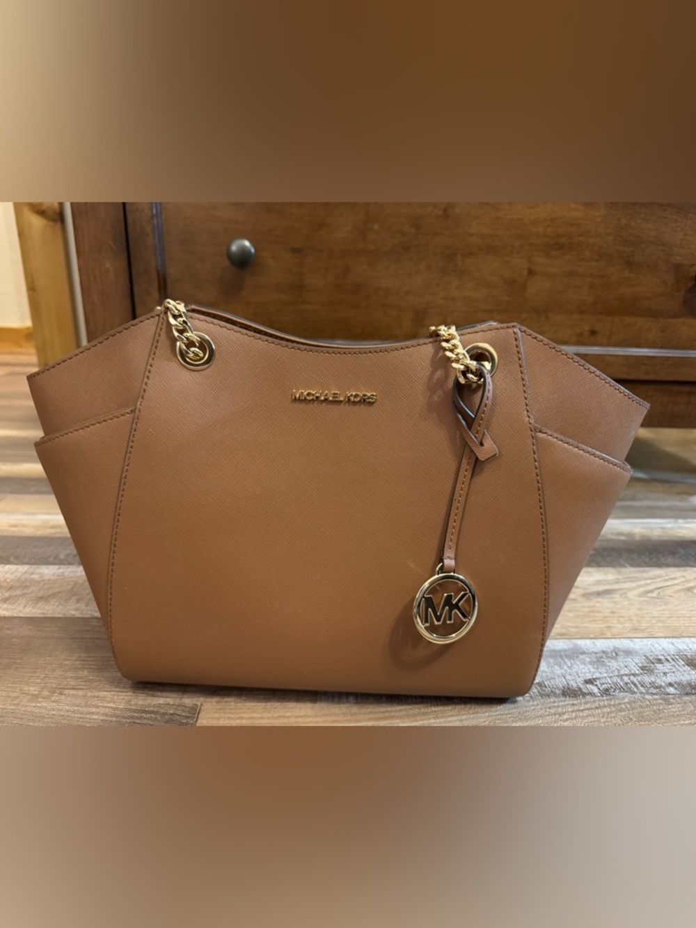 Michael Kors Jet Set Large Saffiano Leather Shoulder Bag Gold Hardware